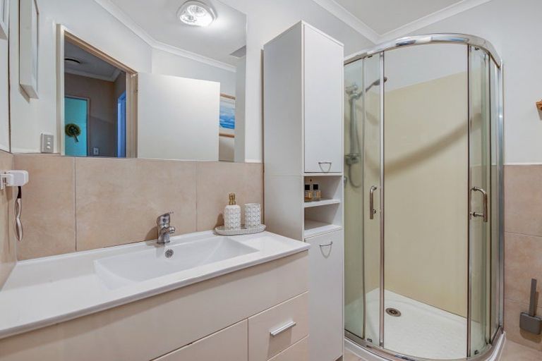 Photo of property in 25a Jelas Road, Red Beach, 0932