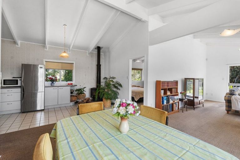Photo of property in 14 Lyon Road, Waimauku, 0883