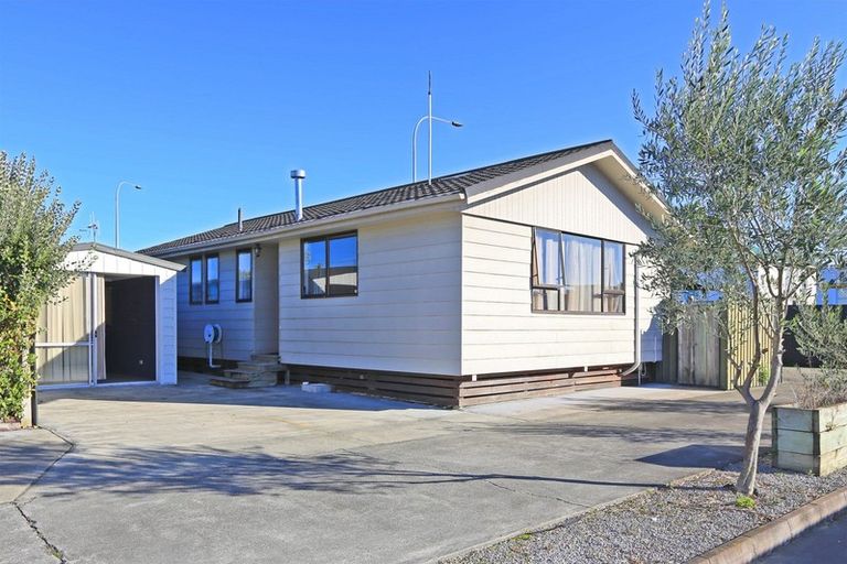Photo of property in 2/2 Lee Road, Taradale, Napier, 4112