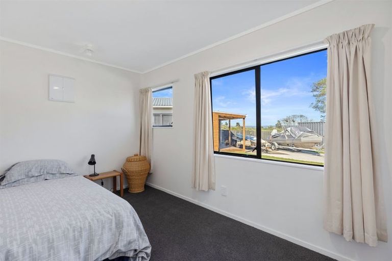 Photo of property in 18 Whenuariri Place, Maketu, 3189