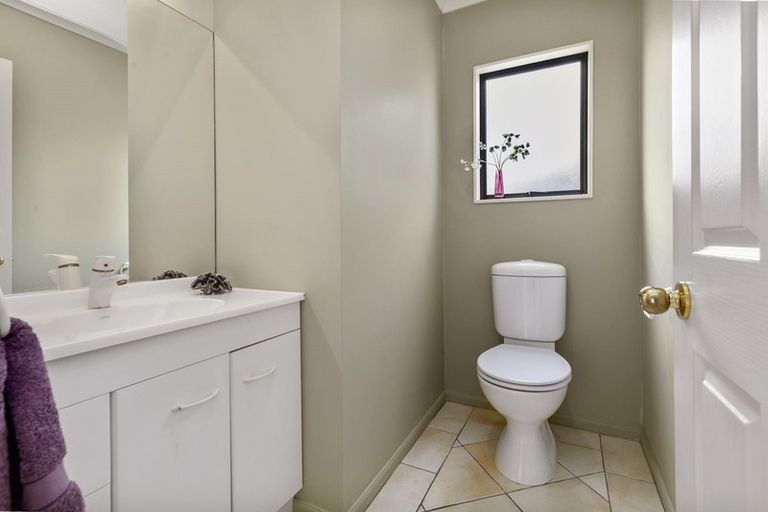 Photo of property in 106 Westchester Drive, Churton Park, Wellington, 6037