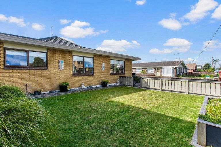 Photo of property in 23a Riverside Road, Orewa, 0931