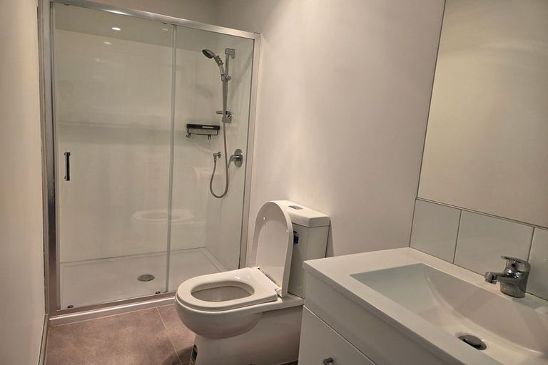 Photo of property in 5 Eileen Newey Place, Henderson, Auckland, 0612