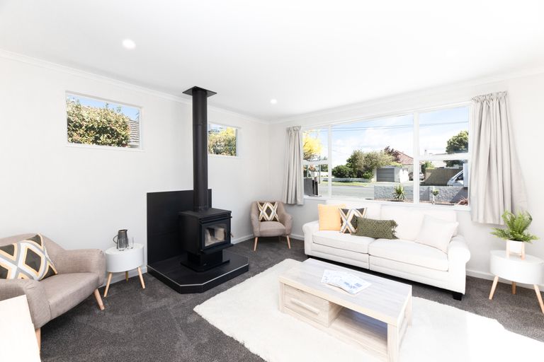 Photo of property in 44 Cutts Road, Russley, Christchurch, 8042