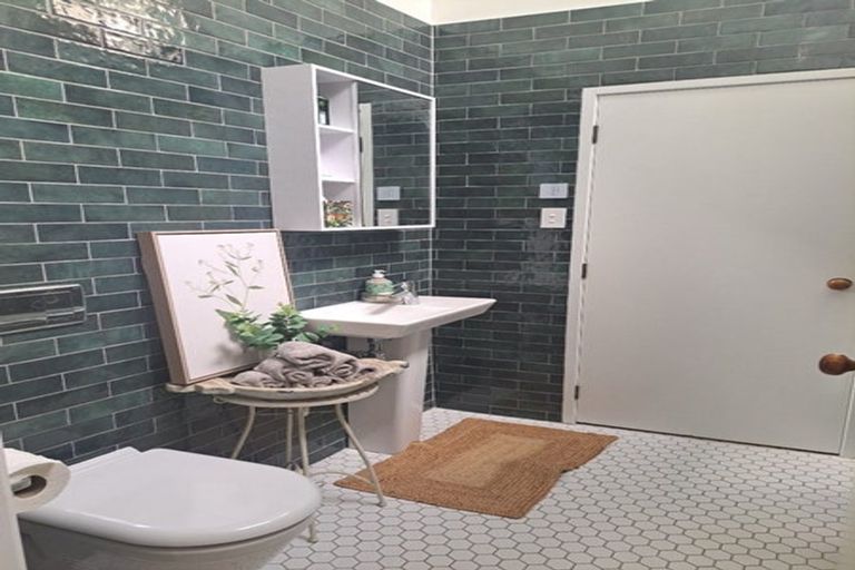 Photo of property in 18 Clark Road, Karaka, Papakura, 2580
