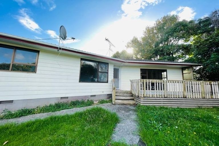 Photo of property in 96 Kayes Road, Pukekohe, 2120