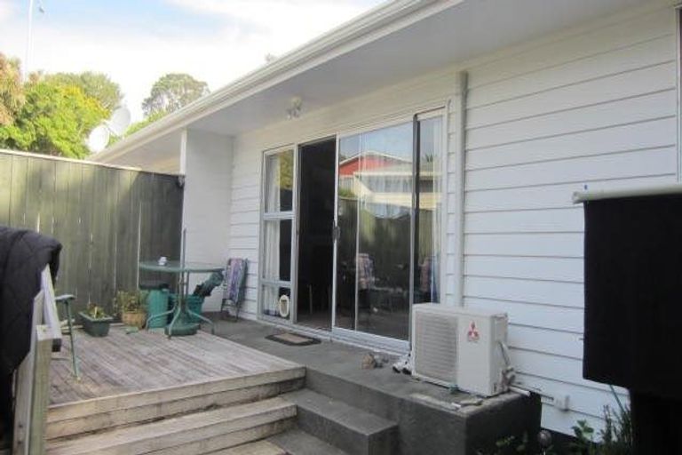 Photo of property in 169b Newlands Road, Newlands, Wellington, 6037