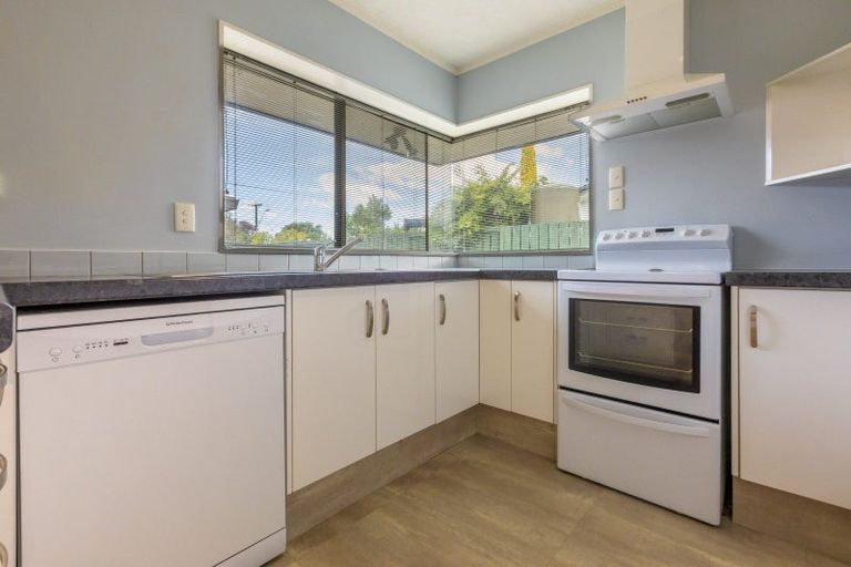 Photo of property in 82b Church Road, Taradale, Napier, 4112