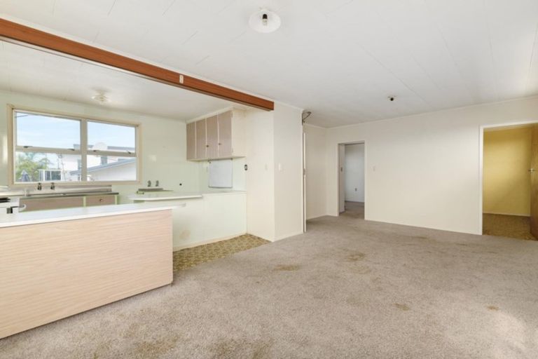 Photo of property in 56 Karewa Parade, Papamoa Beach, Papamoa, 3118