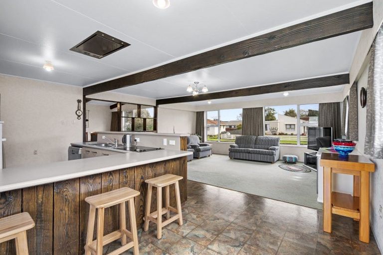 Photo of property in 11 Oxford Street, Marton, 4710