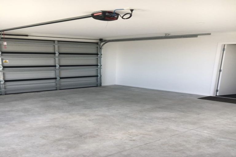 Photo of property in 37 Livingstone Drive, Papamoa Beach, Papamoa, 3118