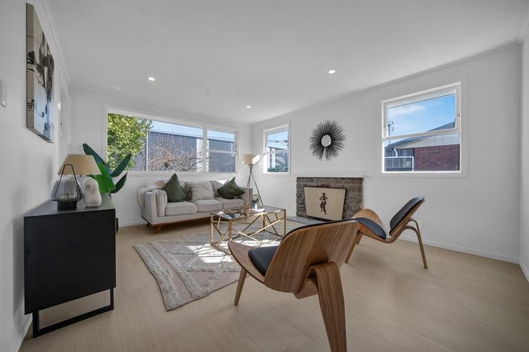 Photo of property in 97 Tidal Road, Mangere, Auckland, 2022