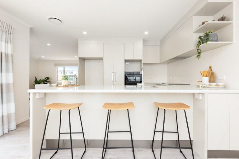 Photo of property in 27 Howard Road, Taradale, Napier, 4112