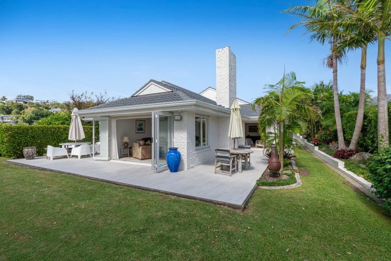 Photo of property in 11 Elgin Place, Red Beach, 0932