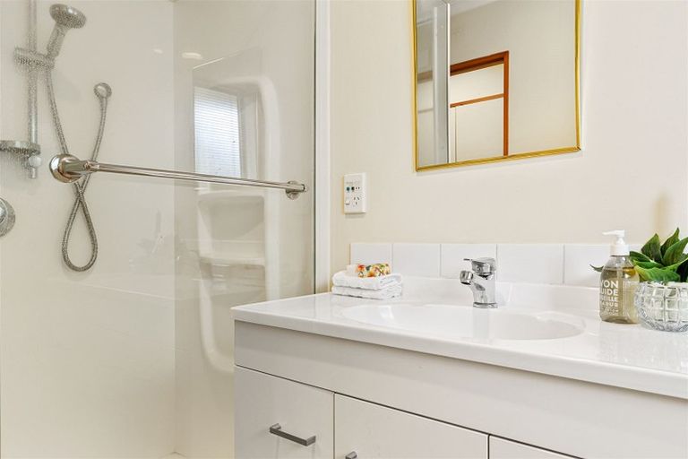 Photo of property in 3 Saint Bathans Lane, Papanui, Christchurch, 8053