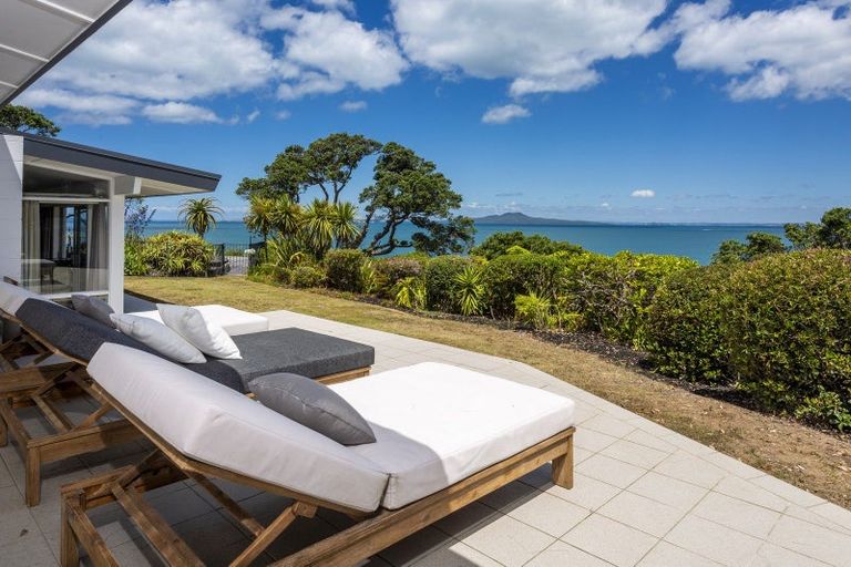 Photo of property in 62 Sharon Road, Waiake, Auckland, 0630