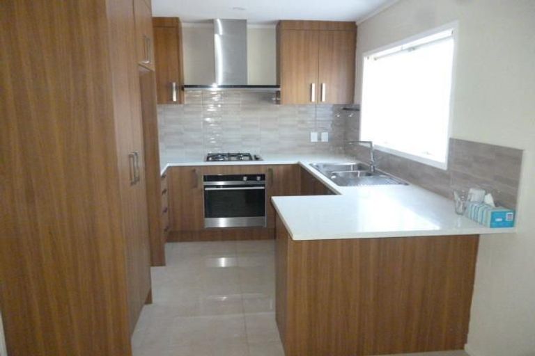 Photo of property in 52 Kurnell Drive, Botany Downs, Auckland, 2010