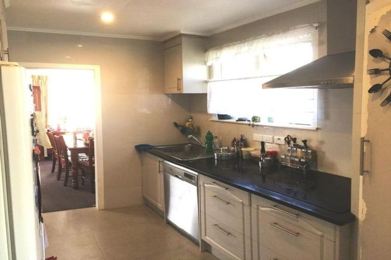Photo of property in 2/8 Latham Avenue, Pakuranga, Auckland, 2010