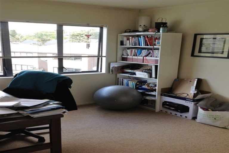 Photo of property in 11/15 Andersons Road, Oteha, Auckland, 0632