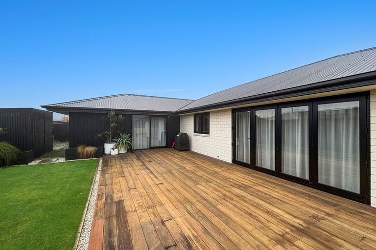 Photo of property in 17 Fairbairn Road, Rolleston, 7614