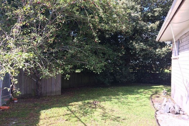 Photo of property in 2/18 Mirrabooka Avenue, Botany Downs, Auckland, 2010