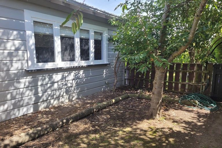 Photo of property in 8a Shanly Street, Waipawa, 4210