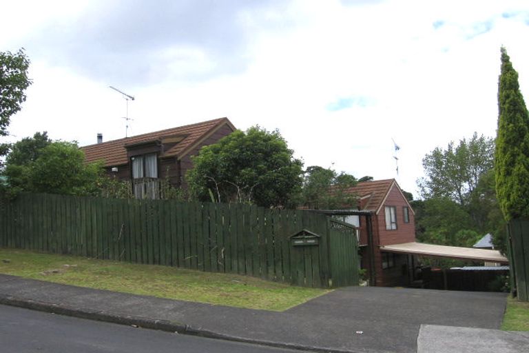 Photo of property in 1/8 Woodhams Street, Beach Haven, Auckland, 0626