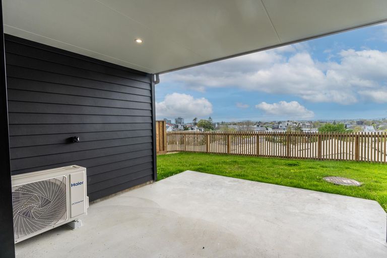 Photo of property in 1/12 Ruakiwi Road, Hamilton Lake, Hamilton, 3204