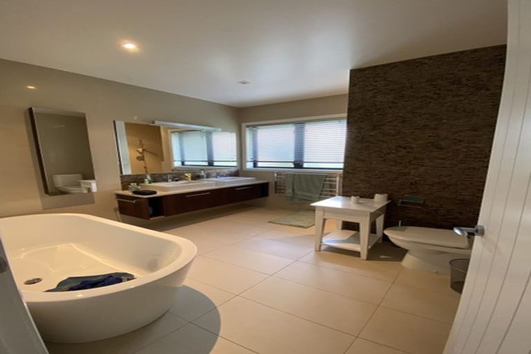 Photo of property in 48 Fruitlands Road, Kumeu, 0810