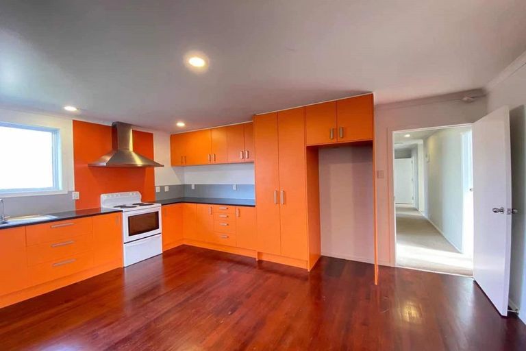 Photo of property in 39 Hill Crescent, New Lynn, Auckland, 0600