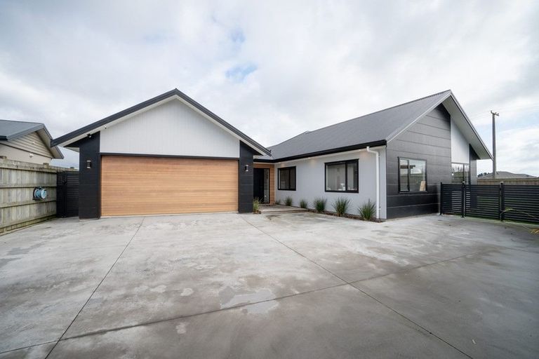 Photo of property in 153 James Line, Kelvin Grove, Palmerston North, 4414