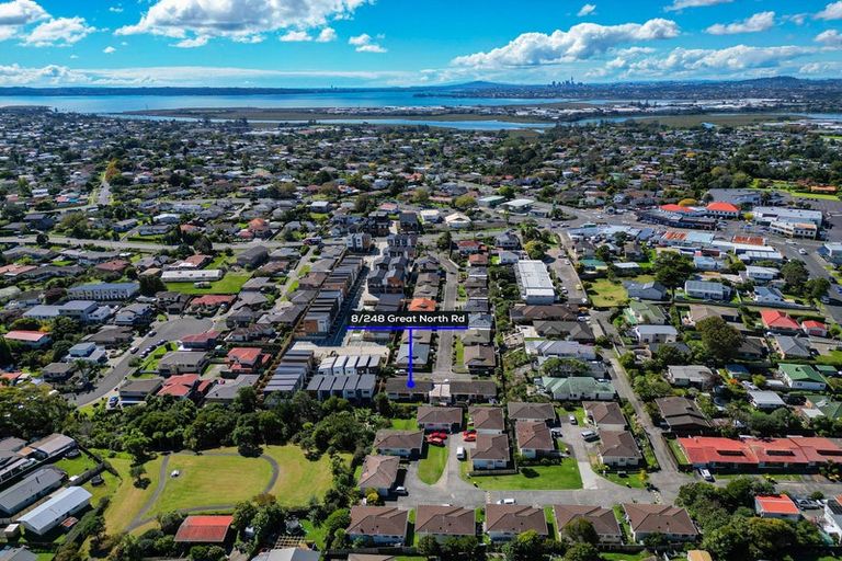 Photo of property in 8/248 Great North Road, Henderson, Auckland, 0612