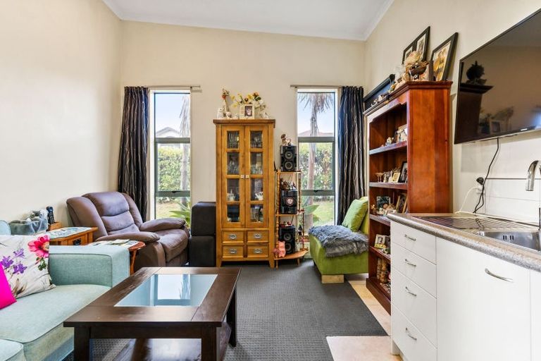 Photo of property in 22 Kokako Rise, Papakura, 2110