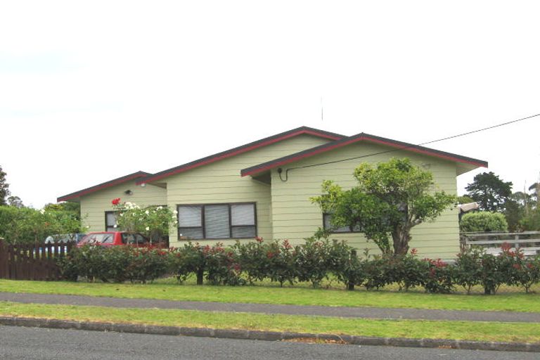Photo of property in 76 Stanley Road, Glenfield, Auckland, 0629