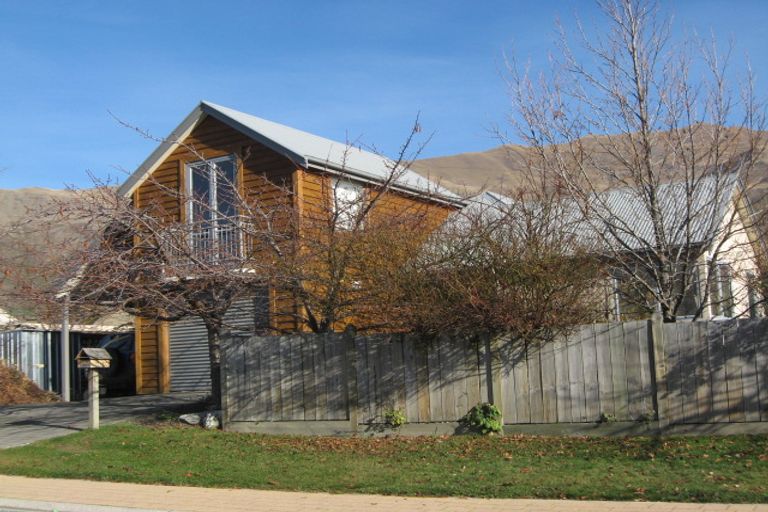 Photo of property in 121 Meadowstone Drive, Wanaka, 9305