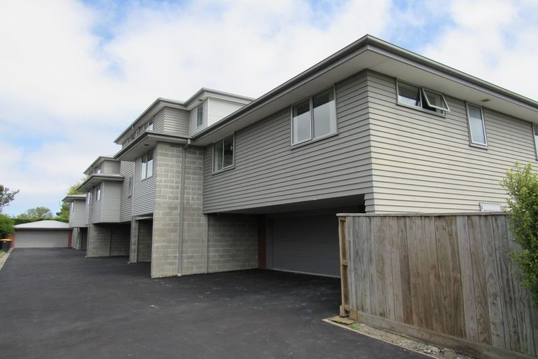 Photo of property in 172c Edgeware Road, Edgeware, Christchurch, 8013