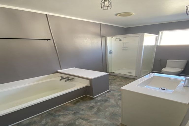 Photo of property in 31 Atiawa Crescent, Waiwhetu, Lower Hutt, 5010