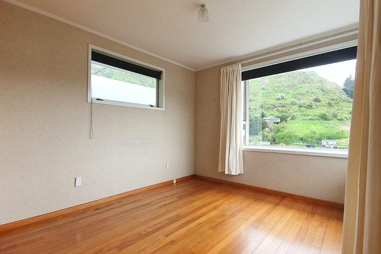 Photo of property in 19 Walkers Road, Lyttelton, 8082