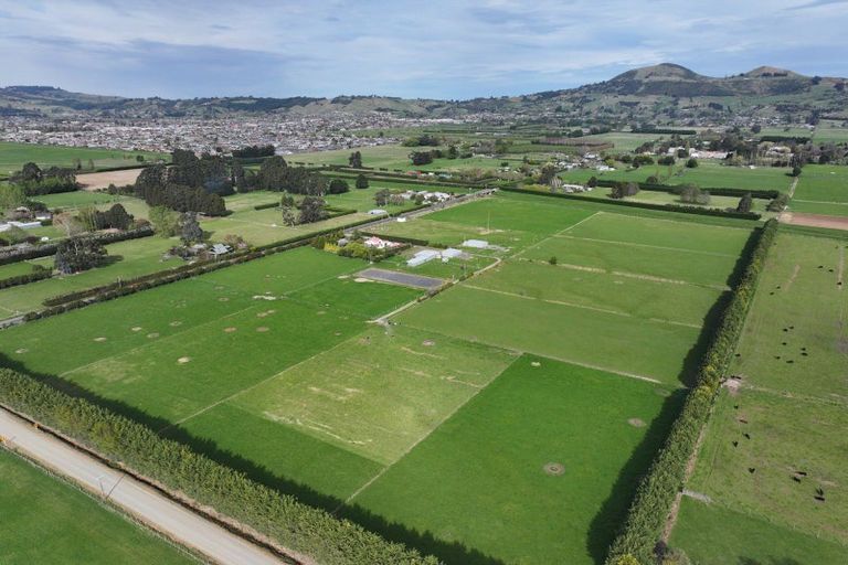 Photo of property in 255 Riccarton Road West, Mosgiel, 9092