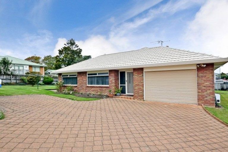Photo of property in 8 Hollinger Place, Nawton, Hamilton, 3200