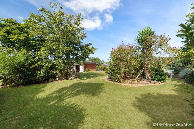 Photo of property in 2 Cemetery Road, Waiuku, 2123