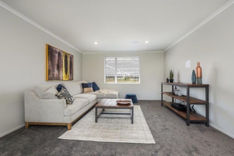 Photo of property in 2 Helenvale Crescent, Pokeno, 2402