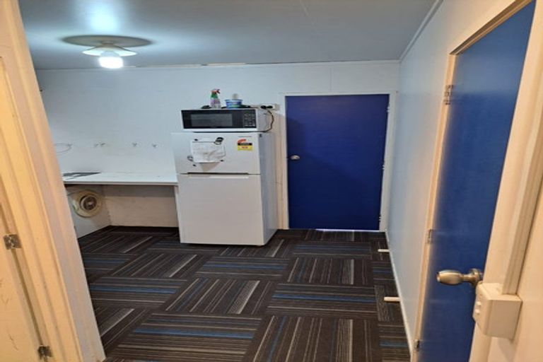 Photo of property in 42a Farwood Drive, Henderson, Auckland, 0612