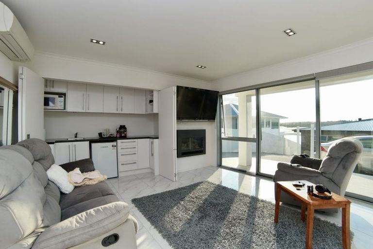 Photo of property in 16 Bucklands Beach Road, Bucklands Beach, Auckland, 2012