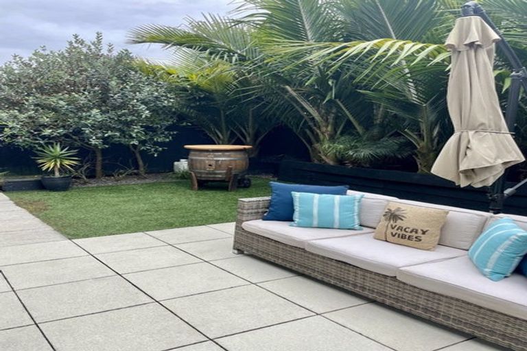 Photo of property in 14 Isitt Road, Hobsonville, Auckland, 0616