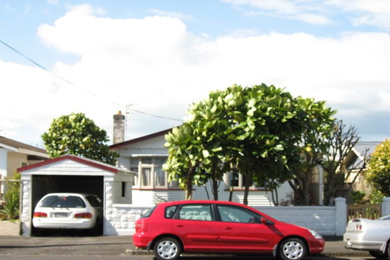 Photo of property in 27 Nobs Line, Strandon, New Plymouth, 4312