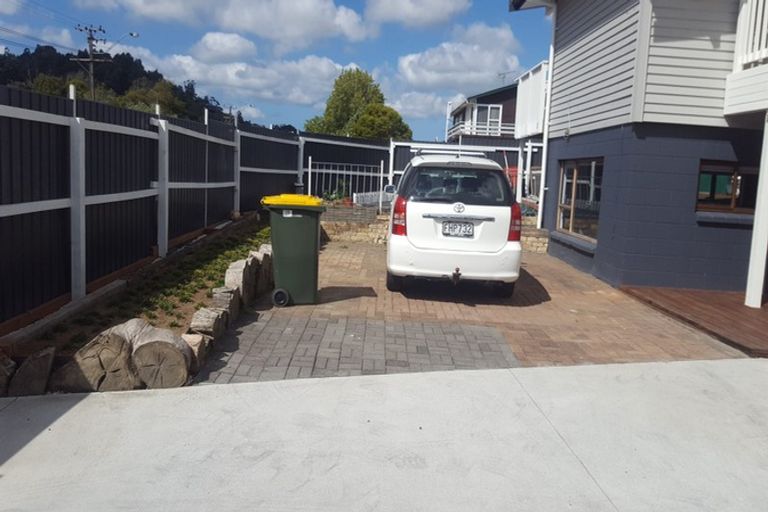 Photo of property in 110 Lauderdale Road, Birkdale, Auckland, 0626