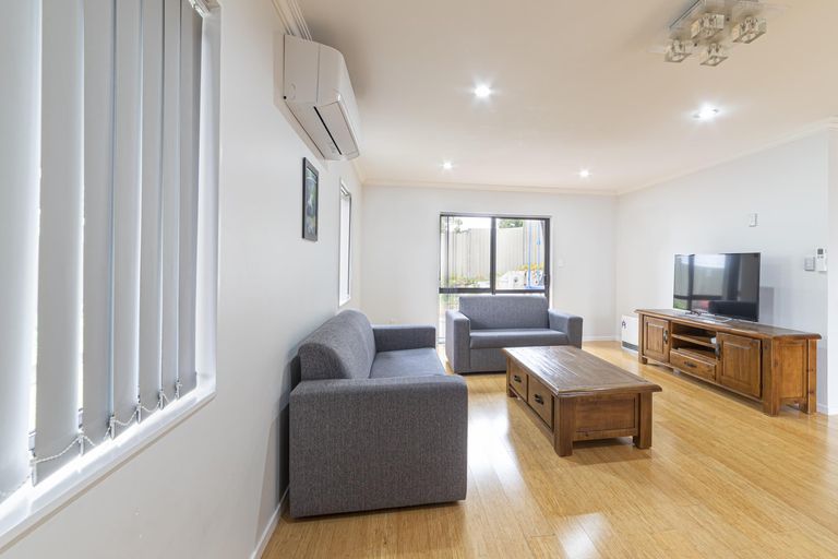 Photo of property in 36 Great South Road, Manurewa, Auckland, 2102