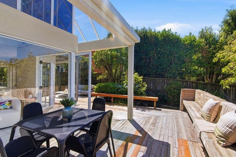 Photo of property in 2/99 Hebron Road, Waiake, Auckland, 0630