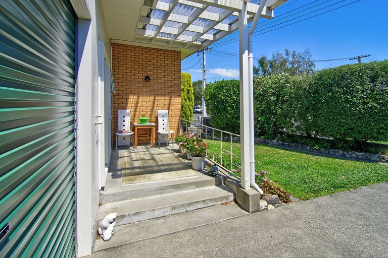 Photo of property in 6 Totara Street, Lansdowne, Masterton, 5810